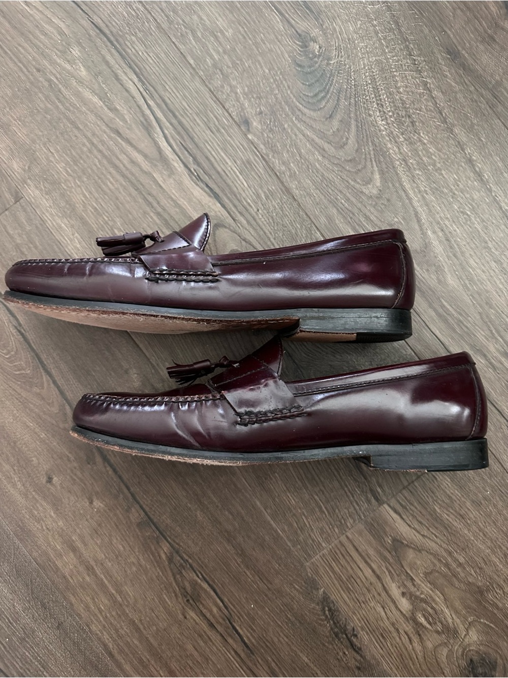 Johnston & Murphy Men’s Burgundy Leather Tassel Loafers - Picture 3 of 10